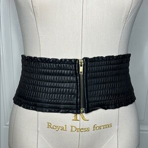 Vintage Elizabeth Gillett NYC rouched leather belt